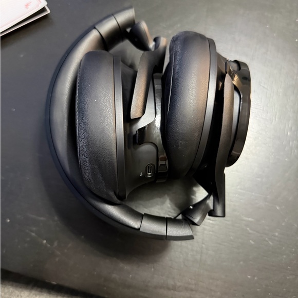 HEAVYS Headphones with Case 
LIVE CONCERT SOUND!!! - Picture 8 of 8